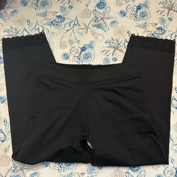 ContourMD Mid Calf Leggings - Picture 1 of 9